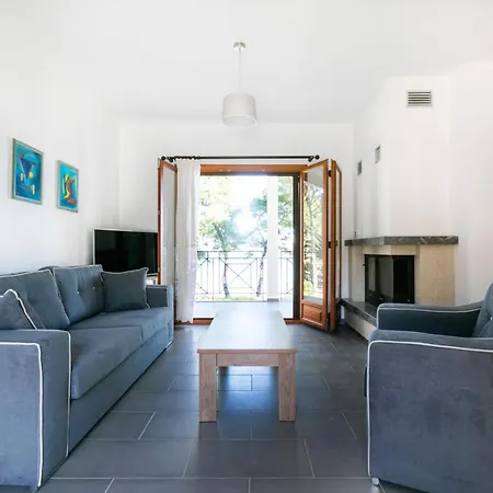 Villa Filyra Beachfront *