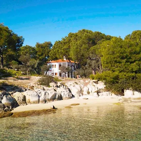 Villa Filyra Beachfront *