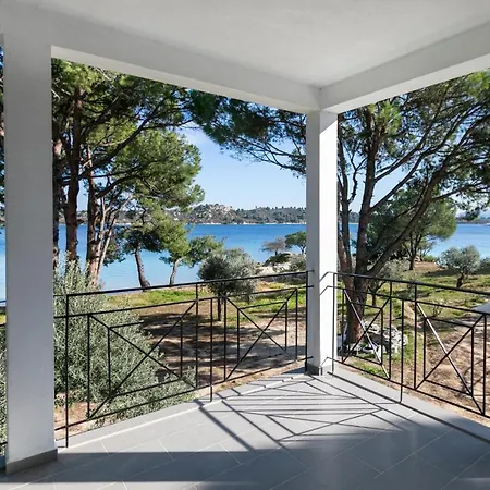 Filyra Beachfront Villa *