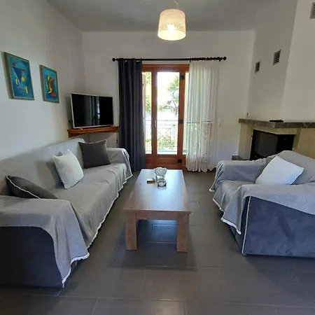 Villa Filyra Beachfront *